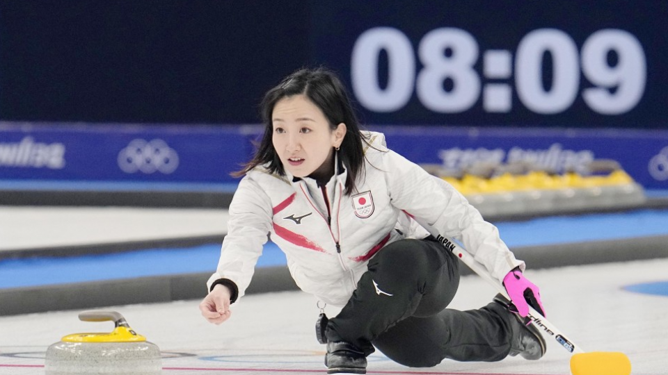 Olympics: Curlers' bid for gold charming Japan all over again – Kyodo News Plus